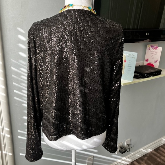 Elegant Black Sequin Women's Top. Perfect to ring in New year’s evening. - Picture 5 of 6